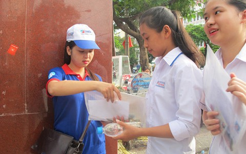 Nhiều thí sinh “quậy” tại điểm thi