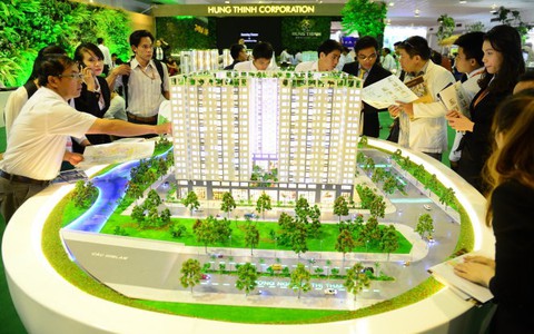 Thuế ủy quyền bất động sản: Không nên 'đánh' người ngay