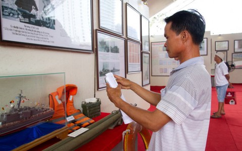 Phố biển triển lãm “Hoàng Sa - Trường Sa của Việt Nam”