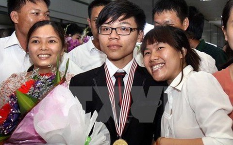 Việt Nam giành 3 huy chương vàng Olympic vật lý quốc tế