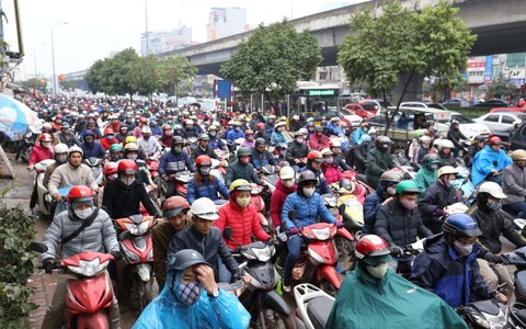 Cử tri Hà Nội đề nghị bỏ thu phí đường bộ xe máy
