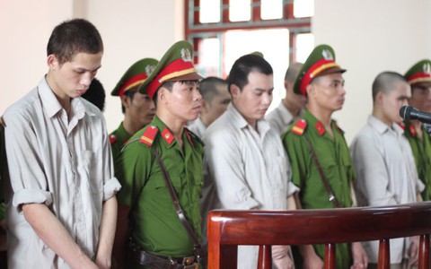 Vụ "quan tài diễu phố": người đầu vụ thoát án tử hình