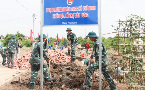 Vận động 890 triệu đồng xây nông thôn mới
