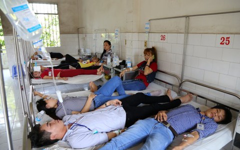 160 công nhân đau bụng phải nhập viện sau bữa ăn