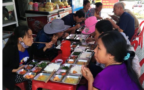 Bữa cơm ngày chủ nhật