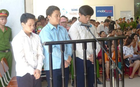 Lãnh án tù vì đánh chết khách hàng chê nước mía đắt