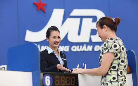MB dành nhiều ưu đãi phí dịch vụ ngân hàng điện tử eMB cho khách hàng