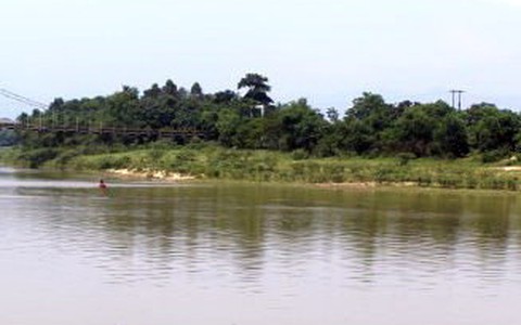 Hai anh em họ mồ côi chết đuối trên sông Hà Thanh