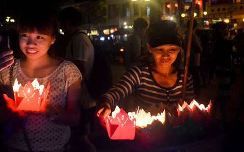 Hội hoa đăng - báo hiếu 2015