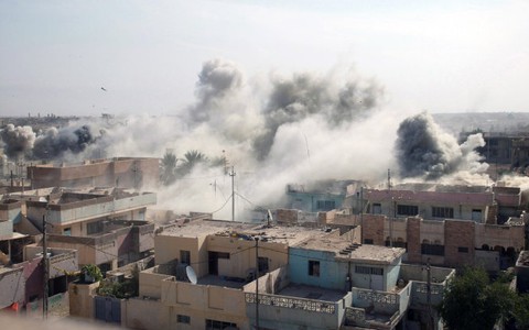 3 xe tải chở bom IS lao vào trại lính Iraq