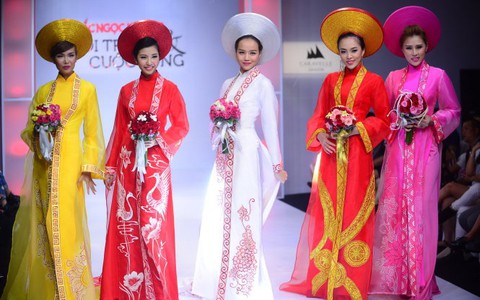 Lộng lẫy những chiếc váy cưới