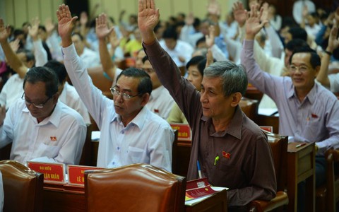 Không đốn cây rừng để xây
trạm kiểm lâm