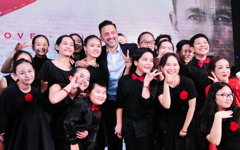 Nhà sản xuất âm nhạc RedOne đến VN vì trẻ tự kỷ