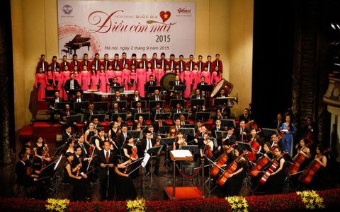 Xem lại chương trình hòa nhạc Điều còn mãi 2015