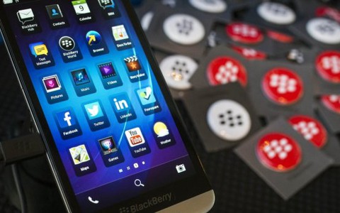 Chịu án tù vì lộ thông tin điện thoại BlackBerry