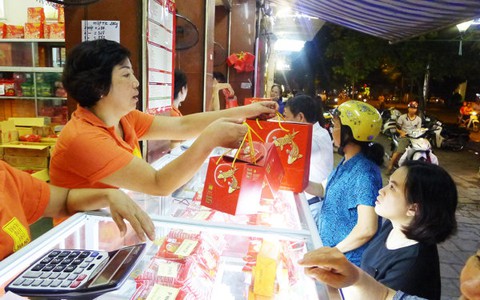 ​Bánh trung thu hút giới trẻ Hà Nội