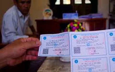 Người Việt
phải chi trên 54% phí y tế
từ tiền túi