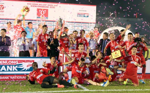 Đánh bại Hà Nội T&T, B.Bình Dương đoạt cú đúp vô địch