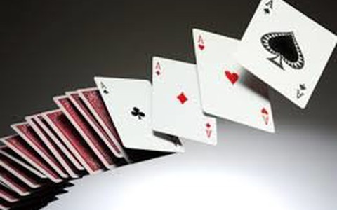 Phá sòng bạc có hai luật sư tham gia sát phạt
