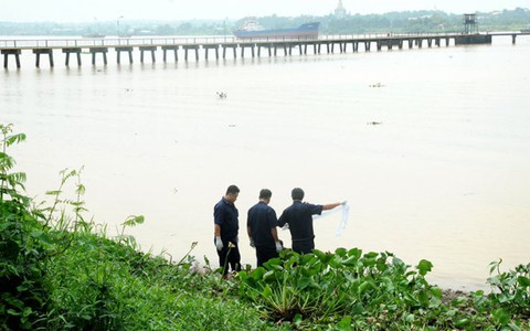 Thi thể nam thanh niên trôi trên sông Đồng Nai