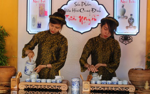 Thưởng lãm văn hóa ở cung điện Hoàng Thái Hậu Triều Nguyễn
