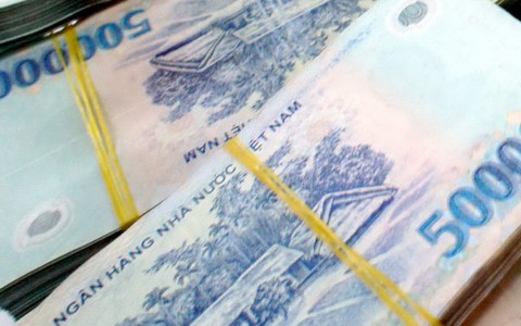 Khởi tố chồng thư ký toà nhận tiền chạy án