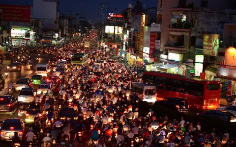 Giải mã ba vòng xoay: dân muốn ngay, Sở tính lâu dài
