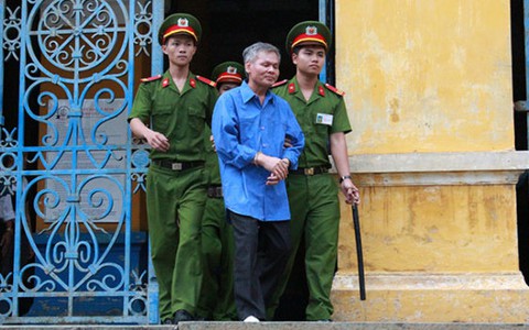 Nguyên tổng giám đốc ALC2
bị truy tố lần thứ 5