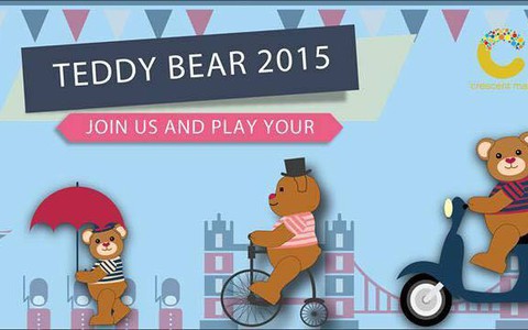 Chụp hình "tự sướng" với gấu Teddy khổng lồ và làm từ thiện