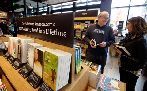 Amazon mở hiệu sách offline