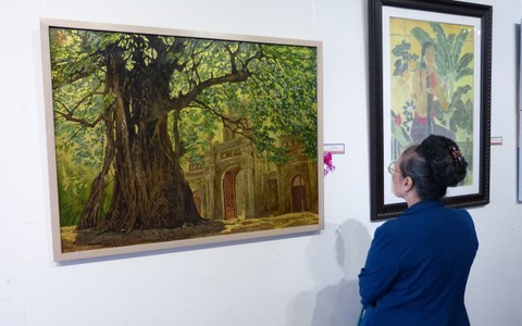 ​Họa sĩ hứng khởi bán tranh