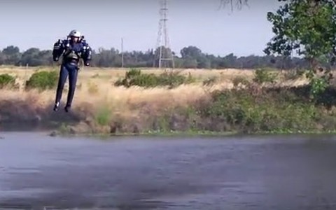 Clip "Người bay" thu hút cư dân mạng