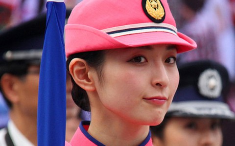 Ngắm những bóng hồng xinh đẹp ở nhạc hội cảnh sát thế giới