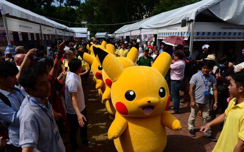 Xem clip Pikachu biểu diễn tại Lễ hội Nhật Bản