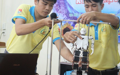 82 đề tài tranh Giải thưởng Euréka
lần thứ XVII năm 2015