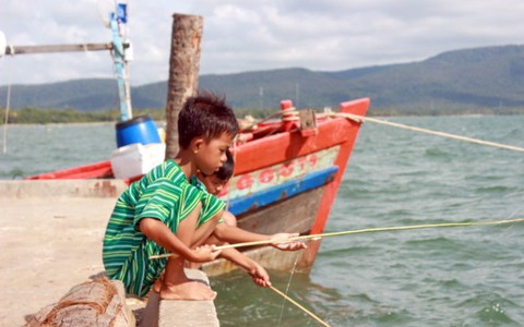Câu cá ở Hàm Ninh
