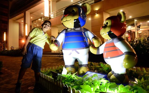 35 chú gấu Teddy làm "người mẫu" cho công chúng chụp hình