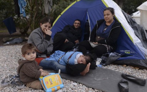 Mỹ quay lưng lại với người tị nạn Syria sau thảm sát Paris