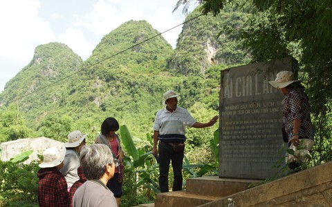 Đi trên quê hương mình
cùng người “tuyệt ngon”