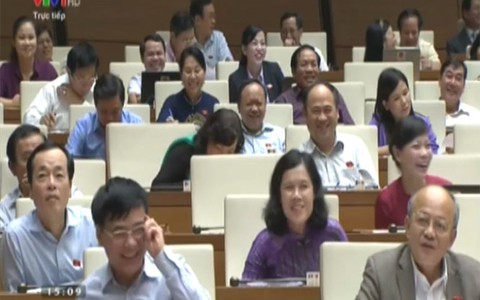 Người ta hài vui thiệt, dân cười lộn gan lộn ruột