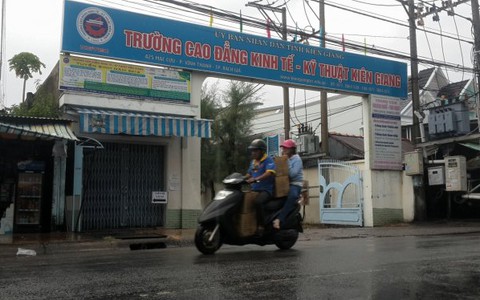 Trường trung cấp tuyển sinh thạc sĩ