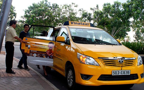 Vrada đang nạp tặng miễn phí điện thoại cho khách đi taxi