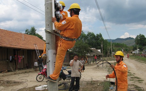 EVN đưa chi phí hiếu hỉ, nghỉ mát
vào giá thành