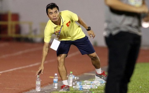 Khiển trách HLV đội U-21 VN Phạm Minh Đức