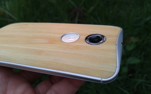 Cận cảnh smartphone vỏ tre của Motorola tại VN