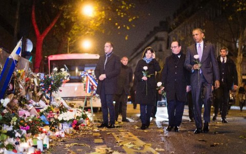 Tổng thống Mỹ Obama tưởng niệm các nạn nhân Paris