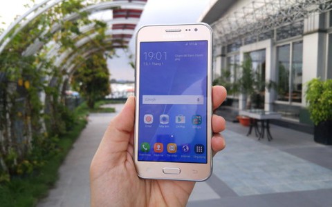 Samsung Galaxy J2 dưới bốn triệu đồng đón mạng 4G