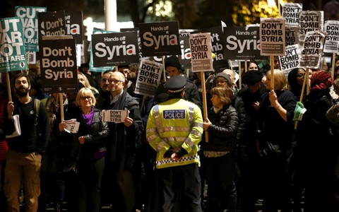 Quốc hội Anh ủng hộ không kích IS ở Syria