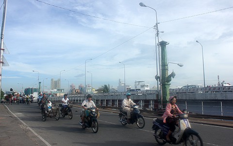 Sao lại phá bỏ  cầu Nhị Thiên Đường cũ?