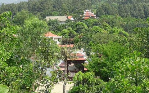 Sớm đập biệt phủ trên núi Hải Vân